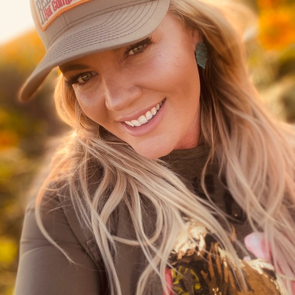 Meet your Posher, Sam - Picture 6 of 14